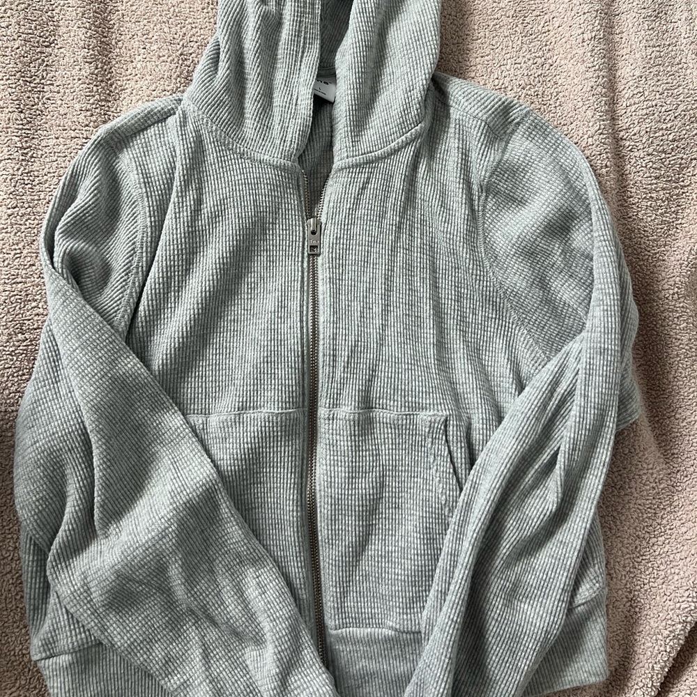 aritzia waffle zip hoodie in heather grey